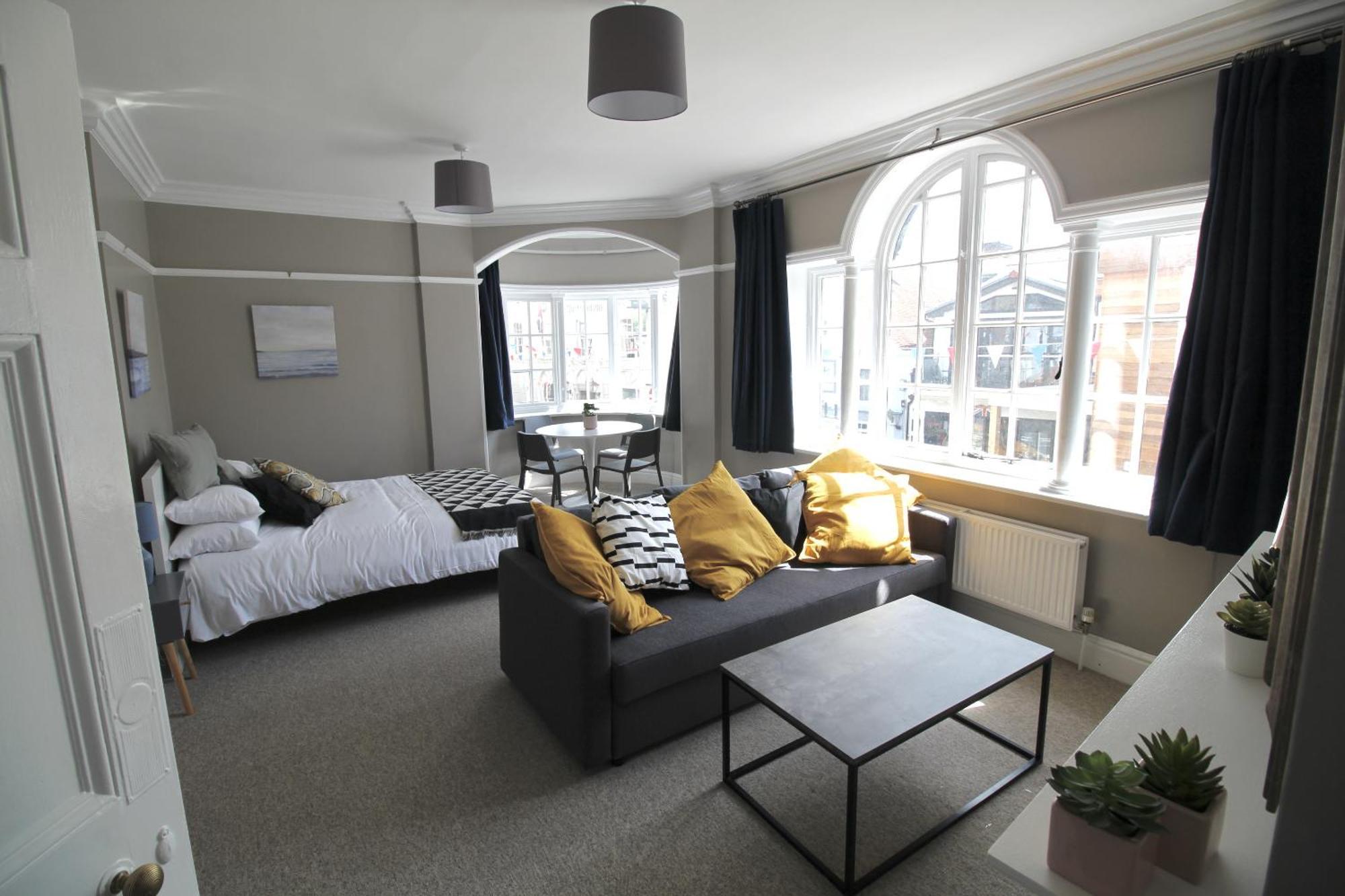 Pier View Studio Apartment Каус Екстериор снимка